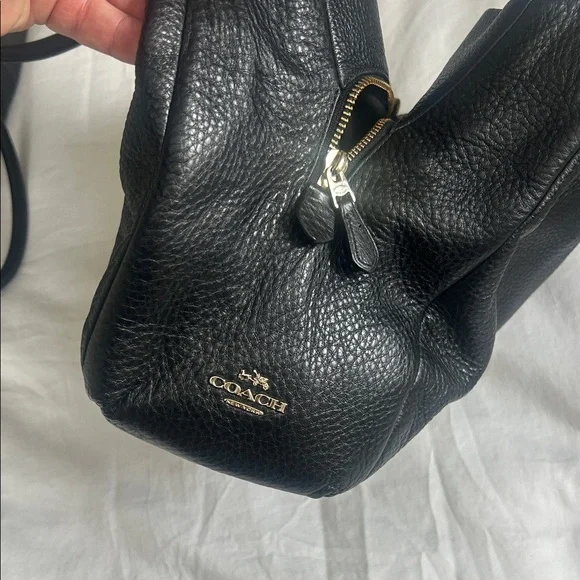 COACH Elegant Black Leather Tote Bag - Picture 3 of 12